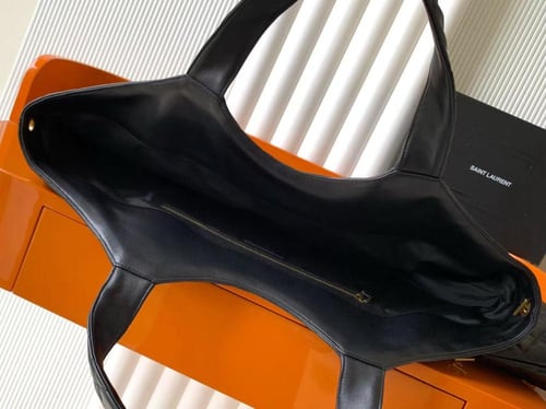 شنطة سان لوران SAINT LAURENT Sac de Jour Nano Bag...