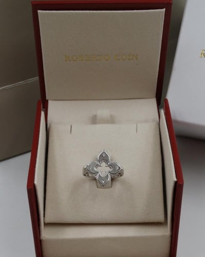 خاتم روبرتو كوين