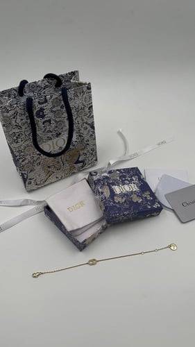 سوارة ديور ذهبي