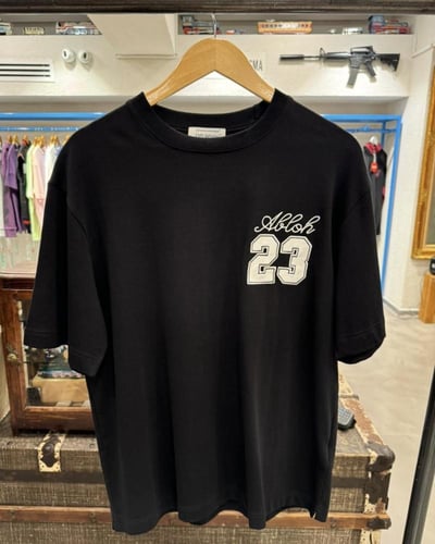 تيشيرت اوف وايت Off-White T-shirt