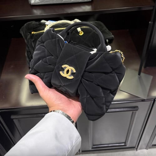 شنطة شانيل MINI BOW BAG