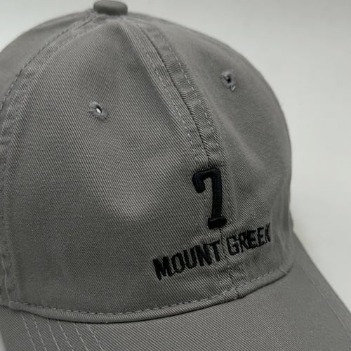 كاب DAILE رماديه