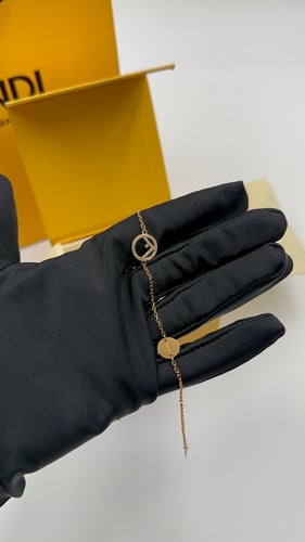 سوارة فندي لون ذهبي