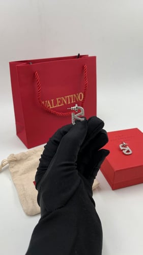 حلق فالنتينو فضي بكرستال