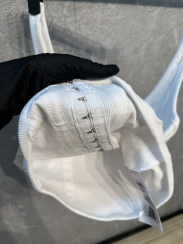 توب برادا ابيض