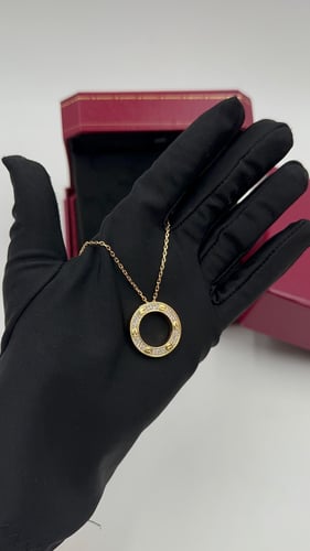 سلسال كارتييه ذهبي