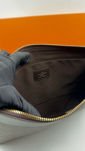 باوتش لويس فيتون لون بني ورد