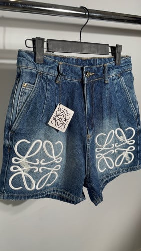 شورت لويفي LOEWE أبيض