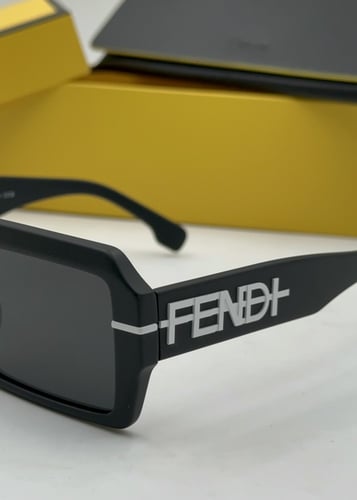 نظارة فندي ابيض وأسود FENDI