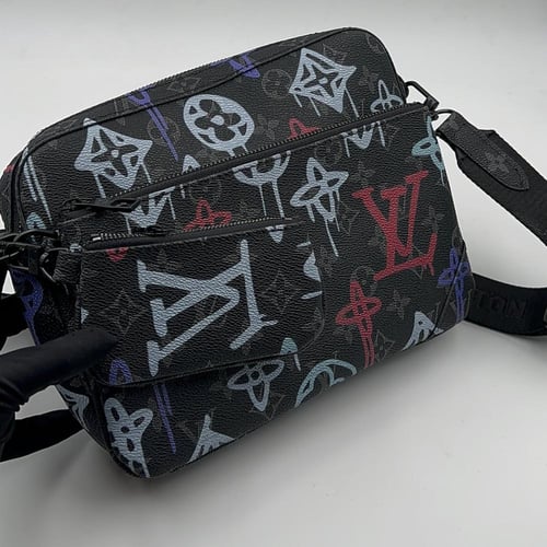 شنطة لوس فيتون لون أسود