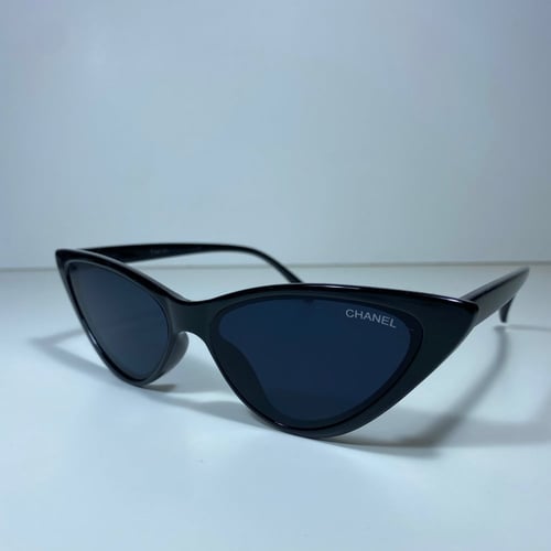 نظارة شانيل لون أسود