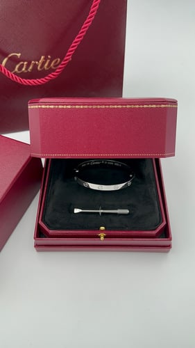 سوارة كارتييه لون فضي