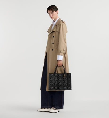 شنطة ديور Medium Dior Book Tote