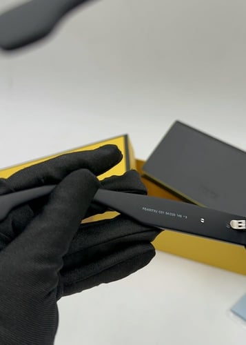 نظارة فندي ابيض وأسود FENDI