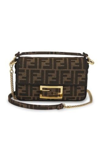 شنطة فندي مقاس19 FENDI bag