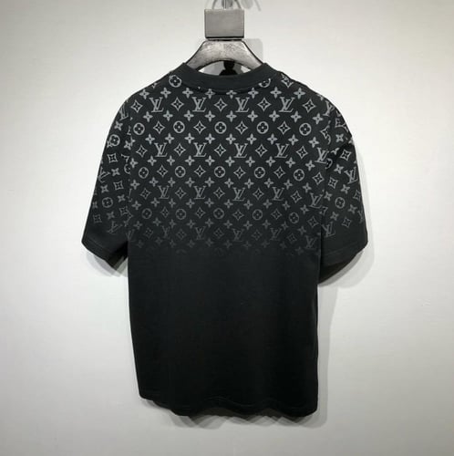 تيشيرت فندي اسود