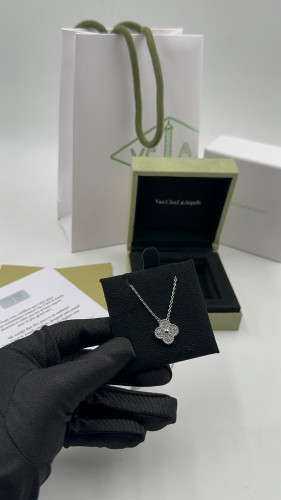 سلسال فان كليف فضي