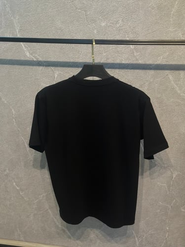 تيشيرت اوف وايت اسود