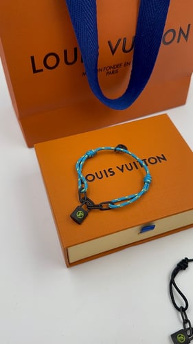 سوارة لويس فيتون خيط