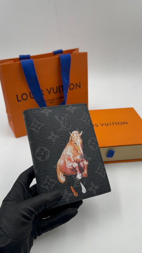 غطاء جواز سفر اسود برسمه - Passport Cover