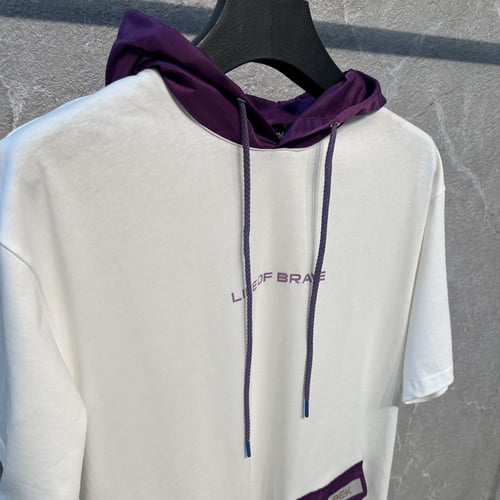 تيشيرت ابيض و بنفسجي مع هودي BLK