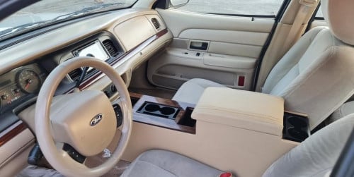 درج + تكاية فورد فيكتوريا طويل