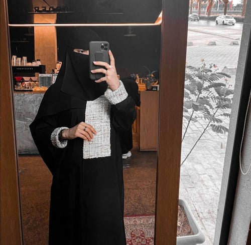 عبايه بقماش كريب +شانيل_m268