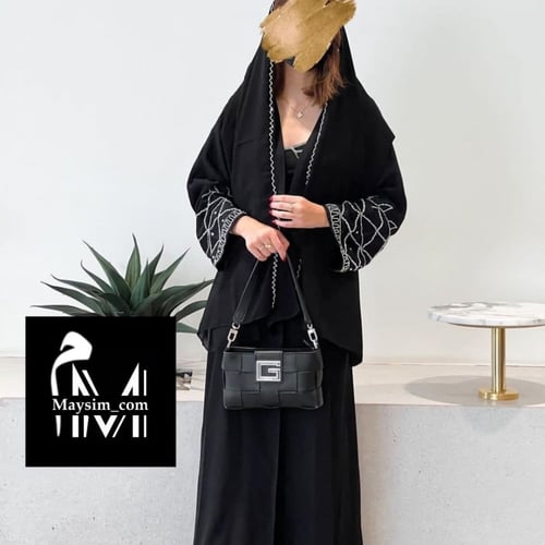 عبايه بقماش كريب اسود