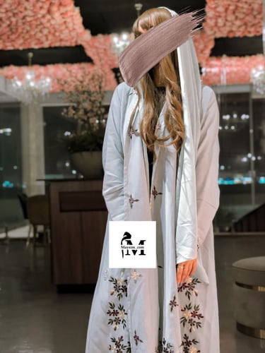 عبايه بقماش كريب مطرز _m249