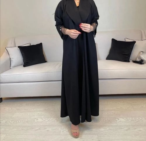 عبايه بقماش كريب اسود