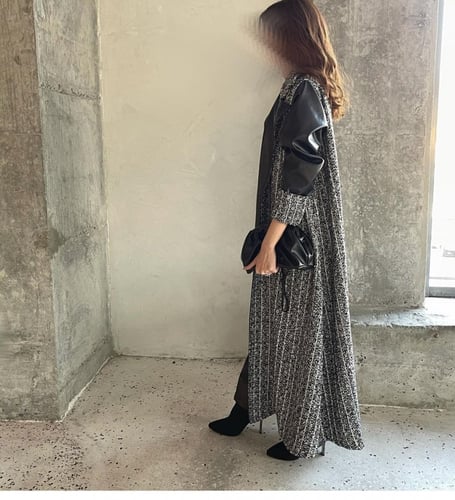 عبايه بقماش شانيل +جلد