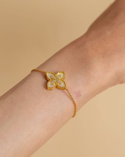 طقم وردة الأميرة (سلسال + إسوارة + حلق) صدف مطلي ذ...