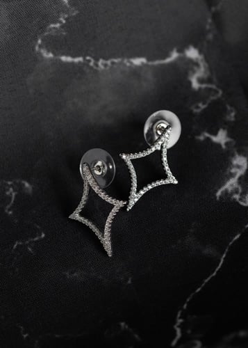 حلق لوي فيتون ديزاين مطلي ذهب ماركة Elegance Lover...