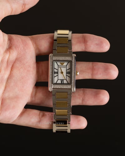 ساعة نسائية ماركة امبريو ارماني AR11642