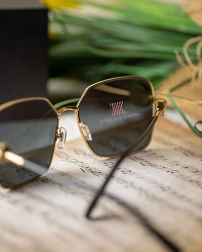 نظارة شمسية نسائية ماركة فرزاتشي