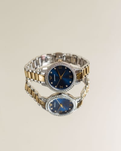 ساعة نسائية كريستال ماركة امبريو ارماني AR11576