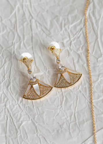 طقم سلسال + حلق بولغاري ديزاين ماركة Elegance Love...