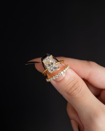 طقم خواتم (Gold Radiant Set) فضة مُرصعة بحجر الموي...