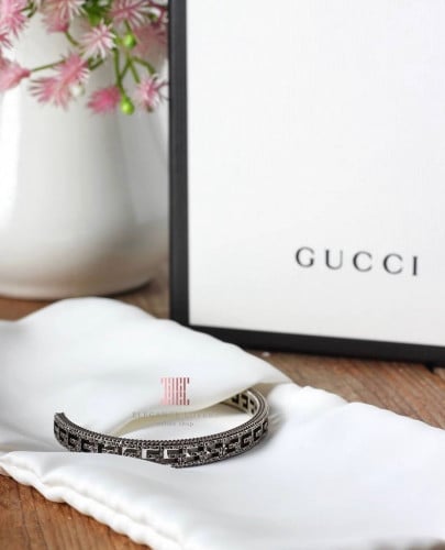 إسوارة فضة ماركة جوتشي