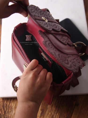 شنطة كروس ماركة Burgundy Danteel - AIGNER