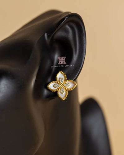 طقم وردة الأميرة (سلسال + إسوارة + حلق) صدف مطلي ذ...