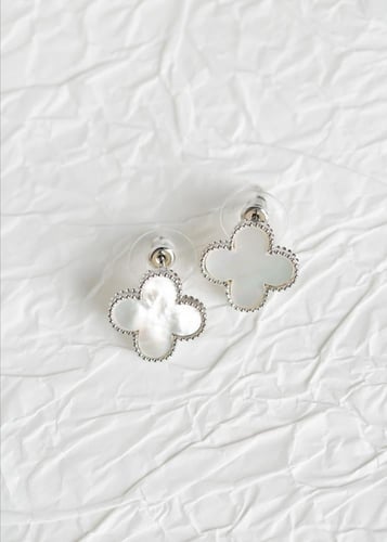 حلق فان كليف ديزاين صدف ماركة Elegance Lovers