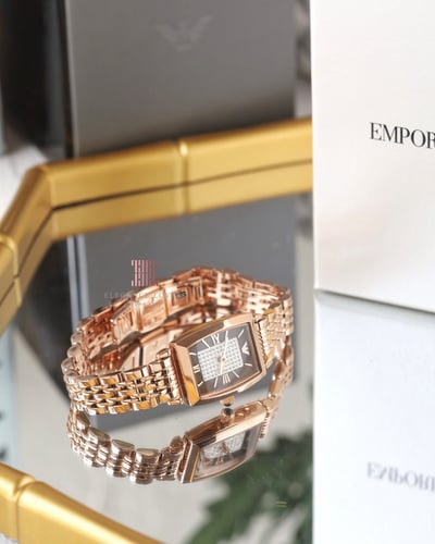 ساعة نسائية كريستال ماركة امبريو ارماني AR11407