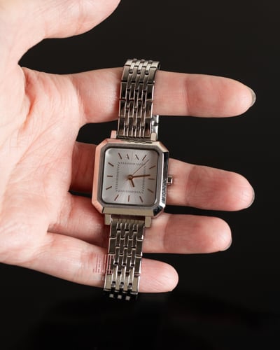 ساعة نسائية ماركة ارماني اكسشينج AX5724