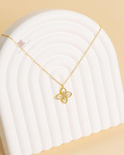 سلسال وردة الأميرة صدف مطلي ذهب أصفر ماركة Eleganc...