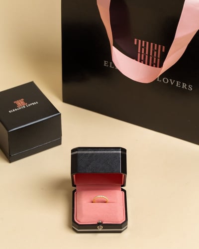 خاتم فضة Gold Eternity مطلي ذهب مُرصّع بحجر المويس...