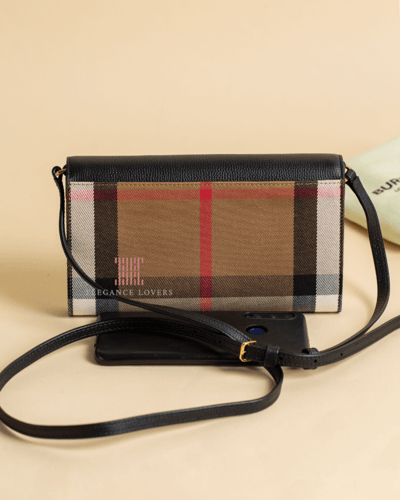 محفظة/شنطة كروس ماركة بربري - Black Flap