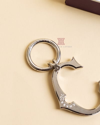 ميدالية مفاتيح ماركة شاريول