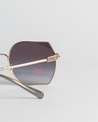 نظارة شمسية نسائية ماركة كوتش