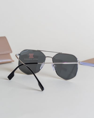 نظارة شمسية رجالية ماركة بربري BE3139